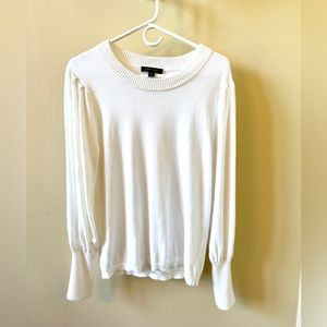 Ann Taylor fine gauge white sweater long cuffs gathered shoulders